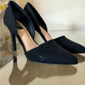 Classy heel by Jones New York| Great for festive season 👠